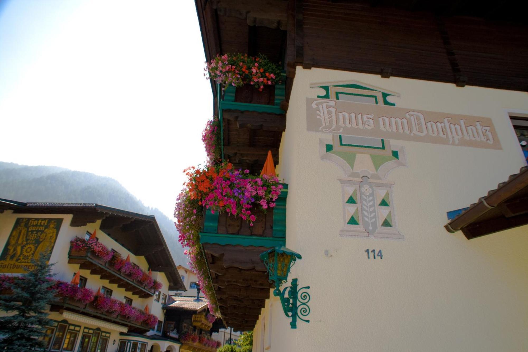 Pension Haus Am Dorfplatz Flachau Extérieur photo